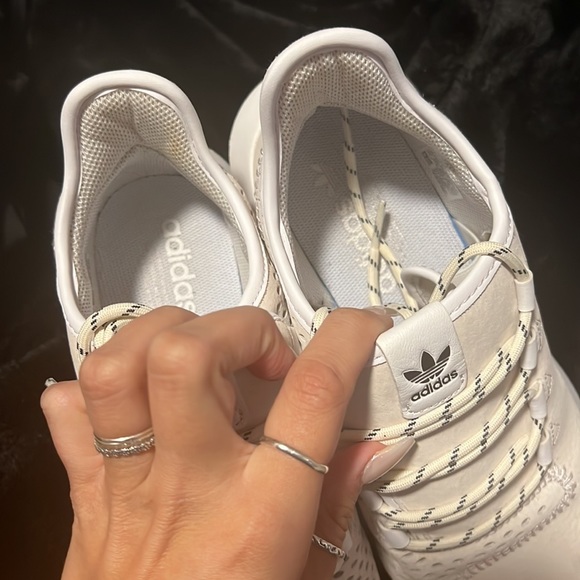 Adidas tubular  cream sneakers - Picture 6 of 6